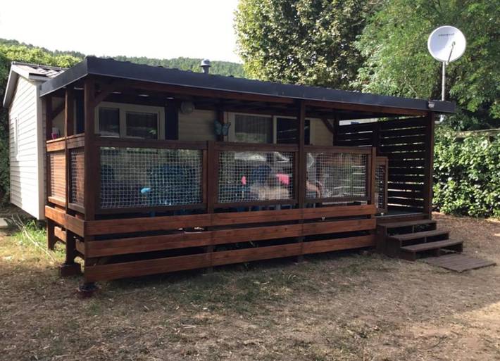 Location de vacances pour 4 personnes, avec piscine et terrasse ainsi que vue et jardin à Le Martinet - 3