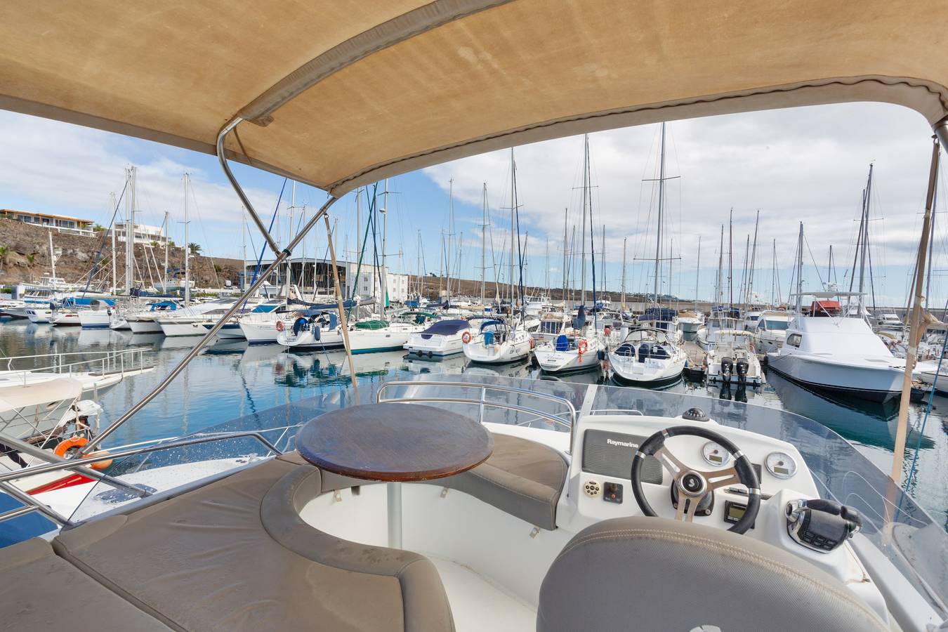 'Encantador Yate' con Vistas al Mar, Wi-Fi y Aire Acondicionado in Puerto Calero, Lanzarote
