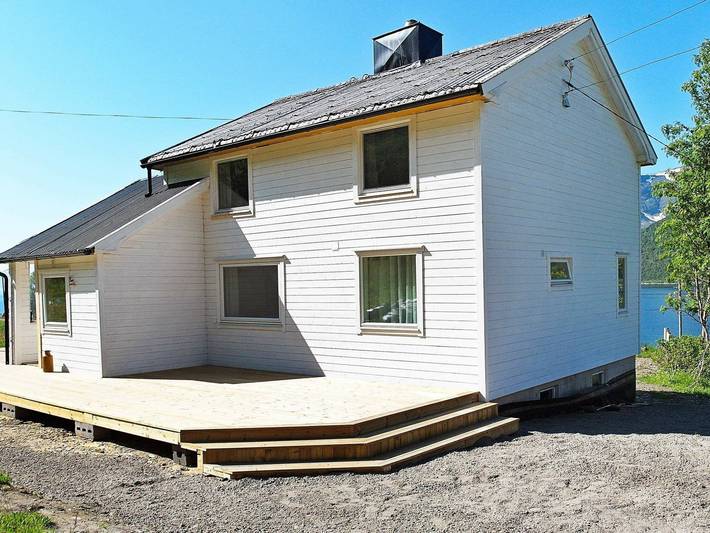 Ferienhaus für 8 Personen, mit Terrasse und Whirlpool, kinderfreundlich in Troms - 2
