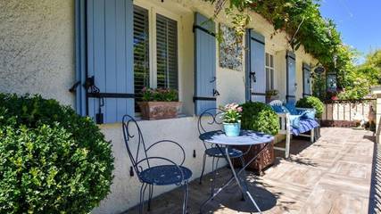 Location de vacances pour 4 personnes, avec piscine et jardin, animaux acceptés à Villefranche-du-Périgord