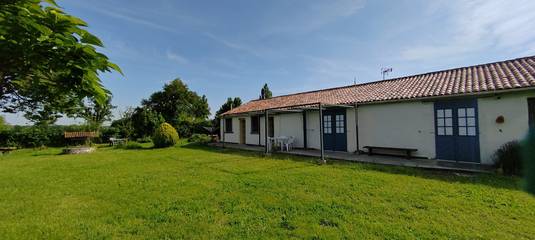 Gîte pour 6 personnes, avec terrasse et jardin dans les Deux-Sèvres