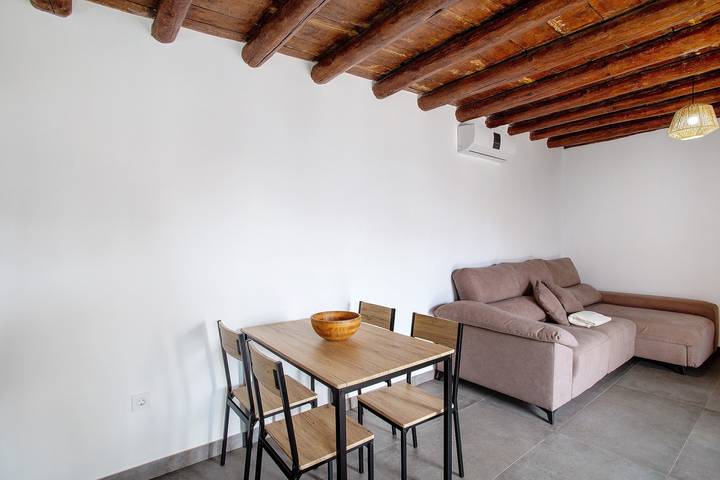 Casa de vacaciones 'Casa Celestina' con vistas a la montaña, Wi-Fi y aire acondicionado in Temisas, Agüimes