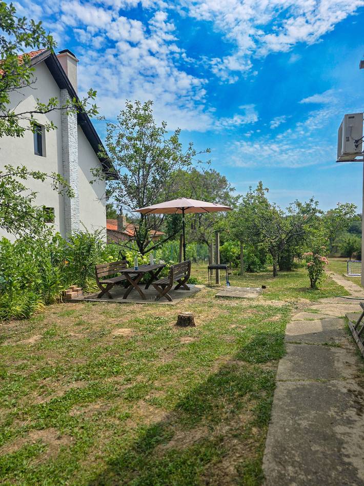 Ferienhaus für 12 Personen, mit Balkon/Terrasse und Garten in Serbien