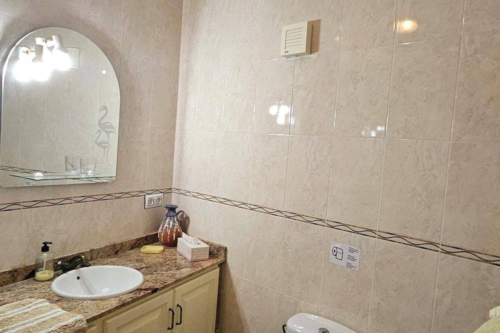 Entire apartment, Charming with lake view in Rute, Sierras Subbéticas