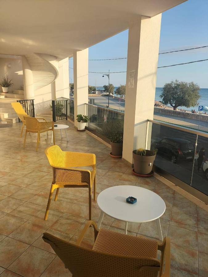 Double Room with Balcony and Sea View in Torricella, Golfe de Tarente