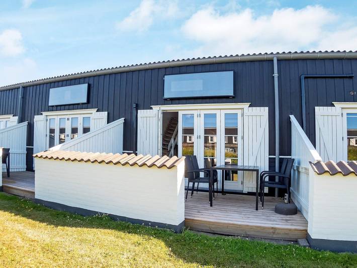Ferienhaus für 6 Personen, mit Terrasse und Pool sowie Sauna in Agger
