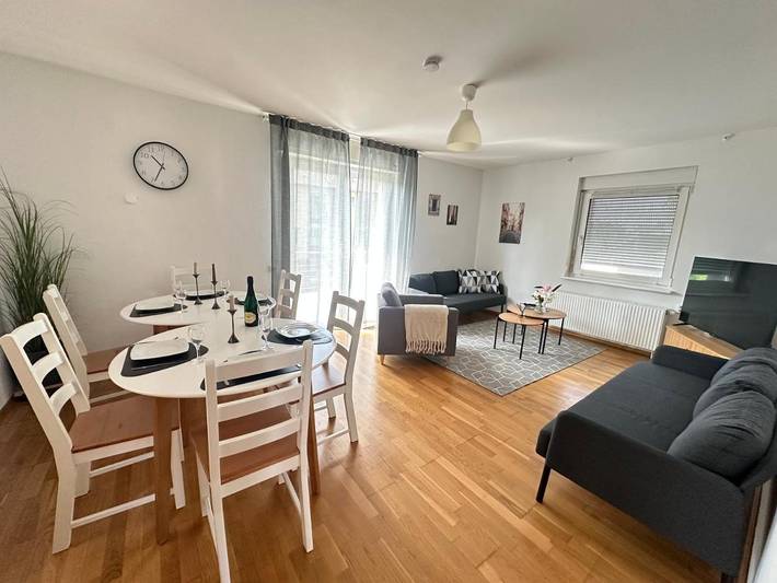 Appartement de vacances pour 8 personnes, avec vue et jardin