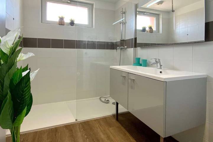 Location de vacances pour 5 personnes, avec terrasse et jardin dans Plage Du Capelan Bandol - 4