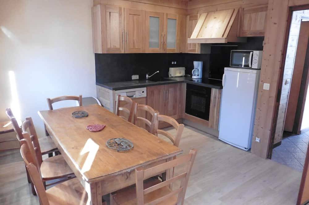 Entire apartment, Gite Le Fournil Des Aravis (8personnes) in La Giettaz, Albertville region