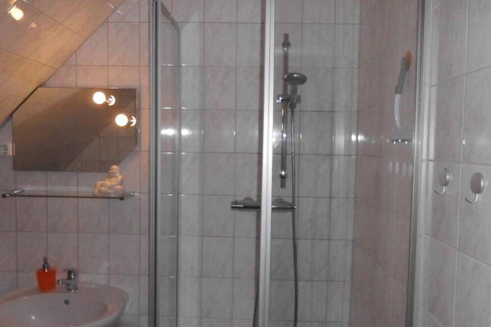 Ganze Wohnung, Broers, Privatzimmer - Zweibettzimmer, Dusche, Wc in Bad Segeberg, Kreis Segeberg