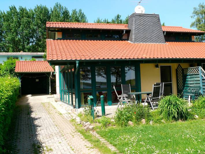 Ferienhaus für 5 Personen, mit Seeblick und Terrasse sowie Garten in Jabel