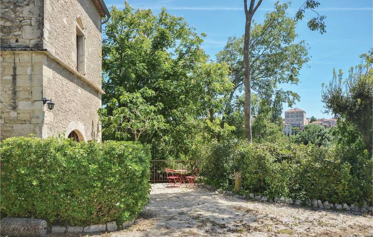 Location de vacances pour 5 personnes, avec terrasse et piscine à Barjac - 2