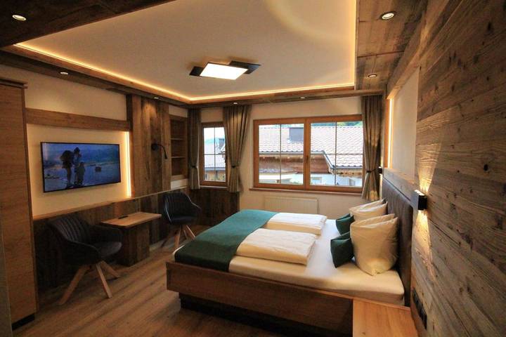 BnB für 4 Personen, mit Sauna und Terrasse sowie Ausblick in Gerlos