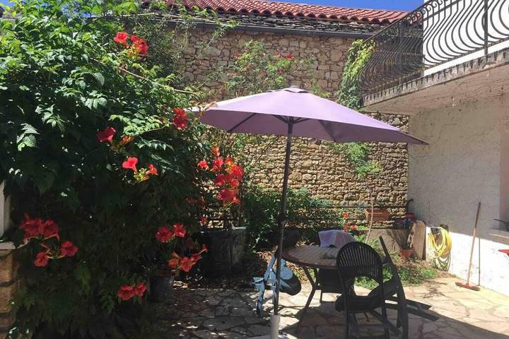 Location de vacances pour 6 personnes, avec jardin et vue à Villefranche-du-Périgord - 2