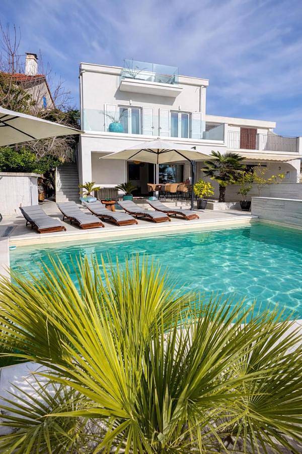 Ferienhaus mit Meerblick für 9 Personen, mit Pool und Ausblick sowie Balkon in Barbat na Rabu