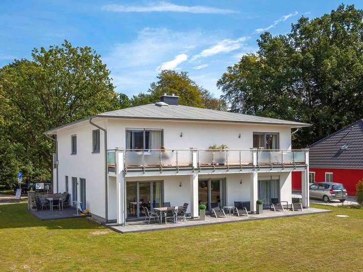 Ferienwohnung für 3 Personen, mit Balkon und Seeblick in Korswandt
