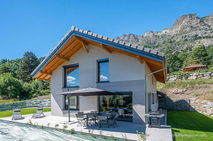 Gîte pour 6 personnes, avec sauna ainsi que terrasse et jardin