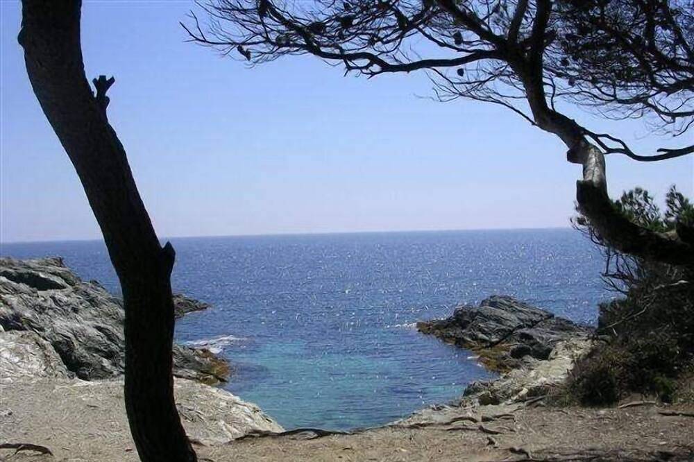 Cottage for 5 People in Six-Fours-les-Plages, Toulon region