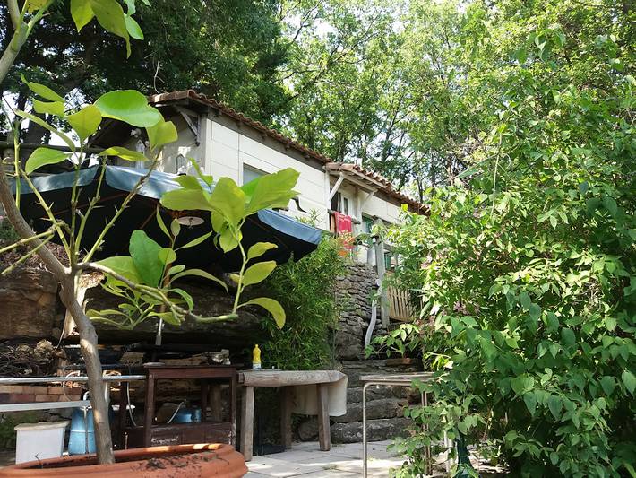 Gîte pour 6 personnes, avec terrasse ainsi que jardin et piscine, animaux acceptés