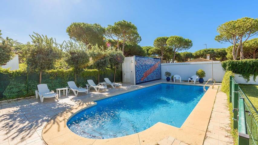 Villa pour 8 personnes, avec balcon/terrasse et piscine, animaux acceptés à Roche - 2