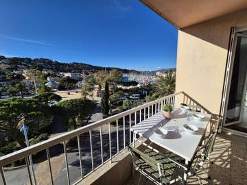Gîte pour 4 personnes, avec balcon, adapté aux familles dans Office De Tourisme De Saint Mandrier