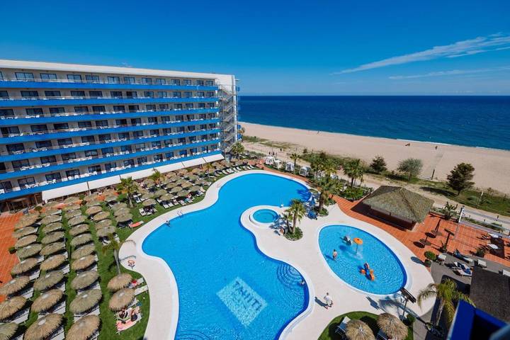 Hôtel pour 2 personnes, avec Balcon et Terrasse ainsi que Jacuzzi et Jardin à Santa Susanna