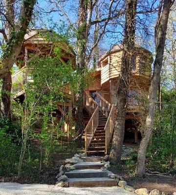 Lodge pour 2 personnes, avec vue ainsi que sauna et jardin dans le Gers