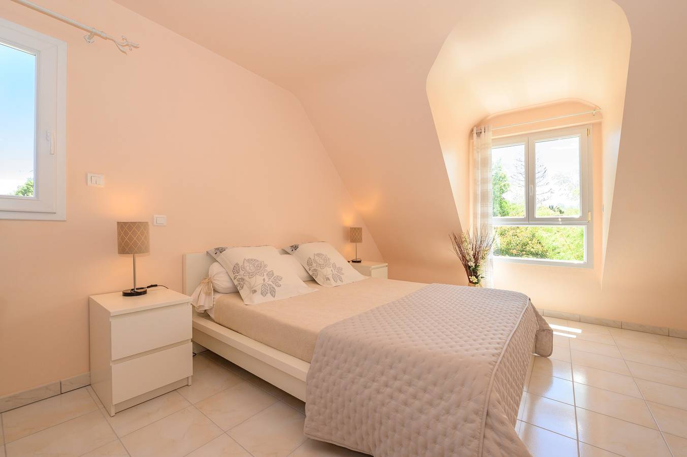 Chambre d’hôtes « Boked Goué » avec terrasse et jardin partagés, Wi-Fi in Locoal-Mendon, Côte des Mégalithes