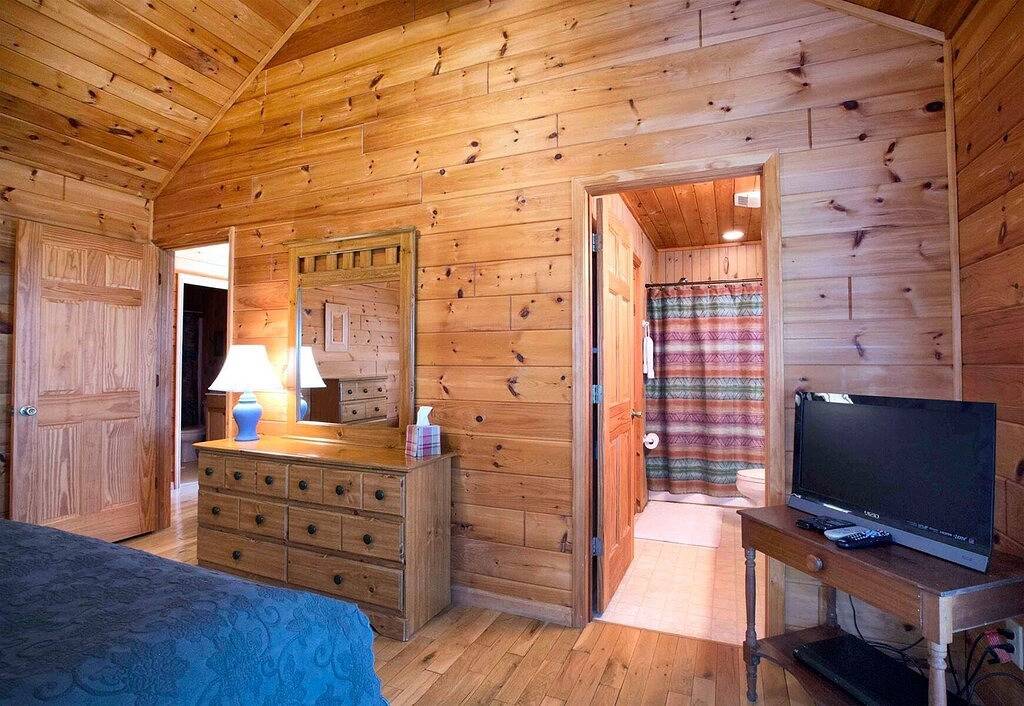 Charming & Romantic with Mtn Views and Hot Tub in Chattahoochee National Forest