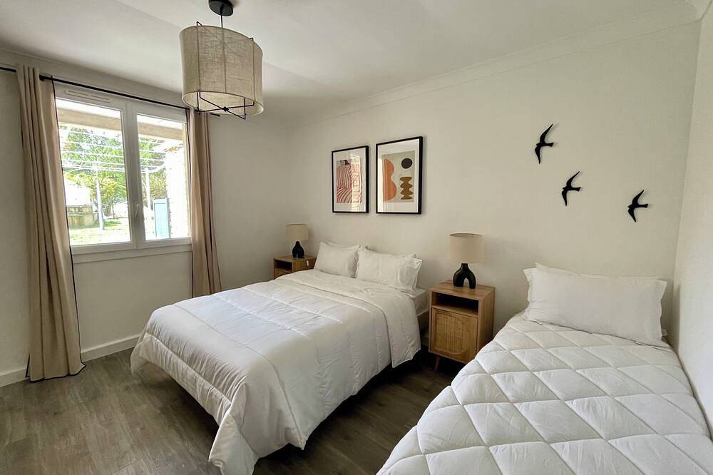 Logement avec piscine et clim en Provence in La Roque-sur-Pernes, Vaucluse