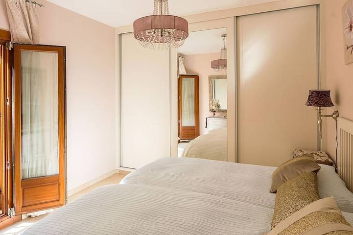 Apartamento entero, Santa Cruz. 3 dormitorios, 2 baños in Casco Antiguo, Sevilla