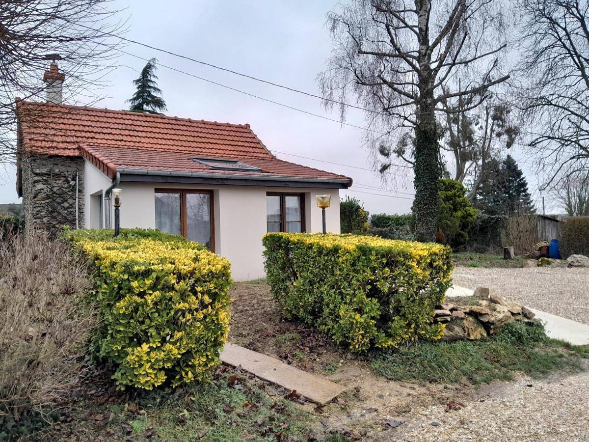 One-Bedroom House in Jouy-sur-Morin, Seine-et-Marne