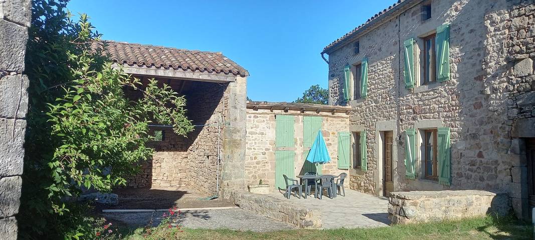 Gîte pour 5 personnes, avec terrasse - 1