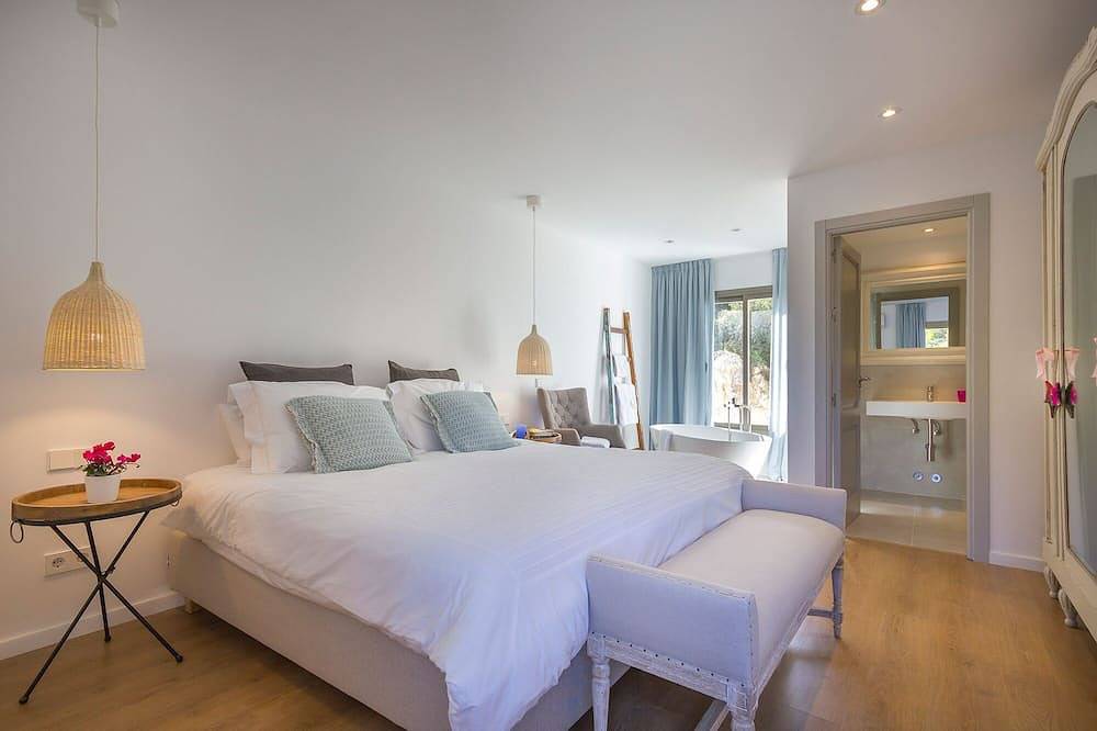 Fabelhafte, komplett renovierte Villa St. Agustin Ibiza mit herrlichem Ausblick in Sant Agustí des Vedrà, Sant Josep de sa Talaia