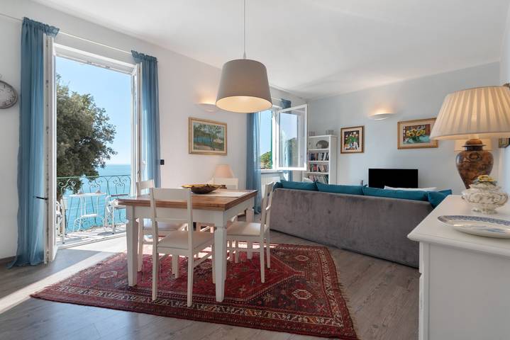 Geheel appartement, Appartement 'Paradise Suite' met uitzicht op zee, draadloos internet en airconditioning in Sori, Ligurische Kust