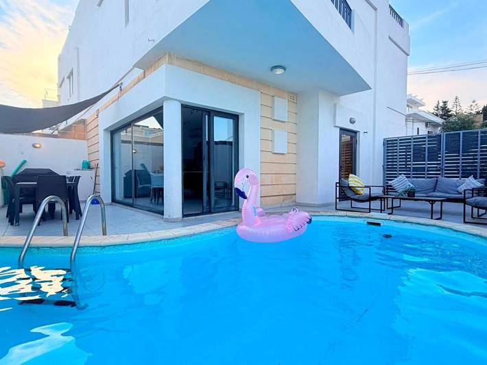 Villa per 6 persone, con Balcone e Terrazza nonché Piscina a San Ġwann