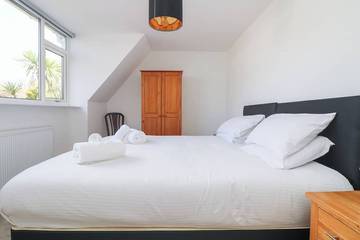 Log Cabin for 8 People in Mullion, Cornwall, Photo 4