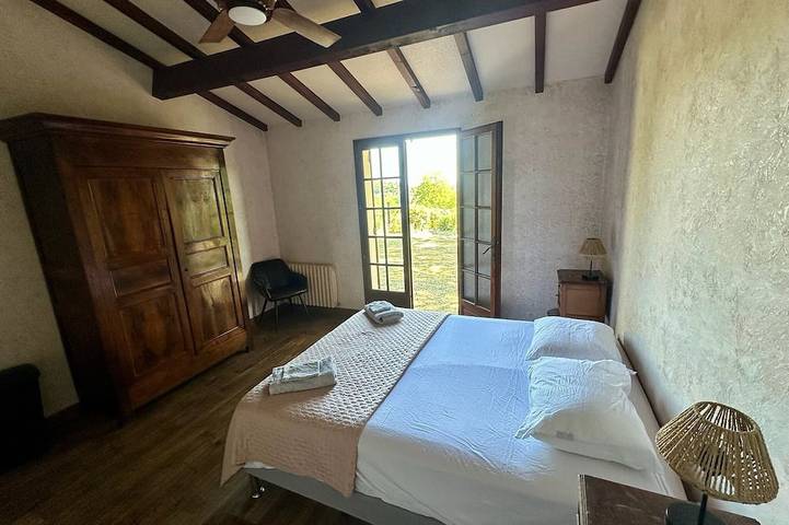 Location de vacances pour 13 personnes, avec jardin à Mongauzy - 2