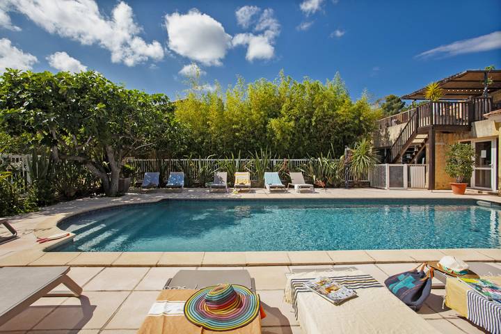 Air-conditioned cottage in Calvi – Garden, pool & free gym access in Calvi, Region de Calvi