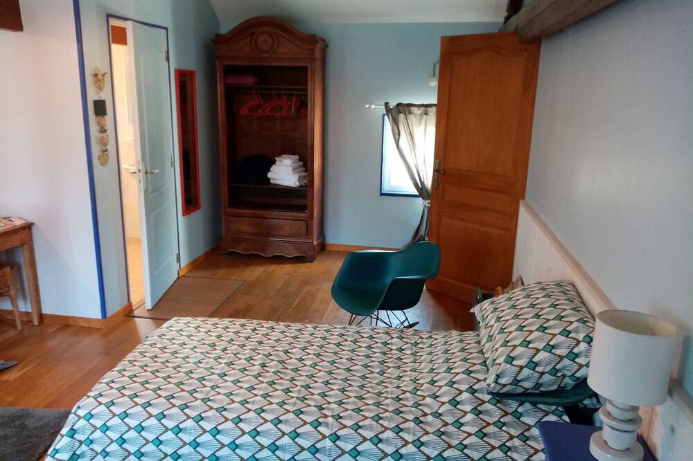 Habitación amplia Azul - Desayuno incluido in Gavray, Coutances y alrededores