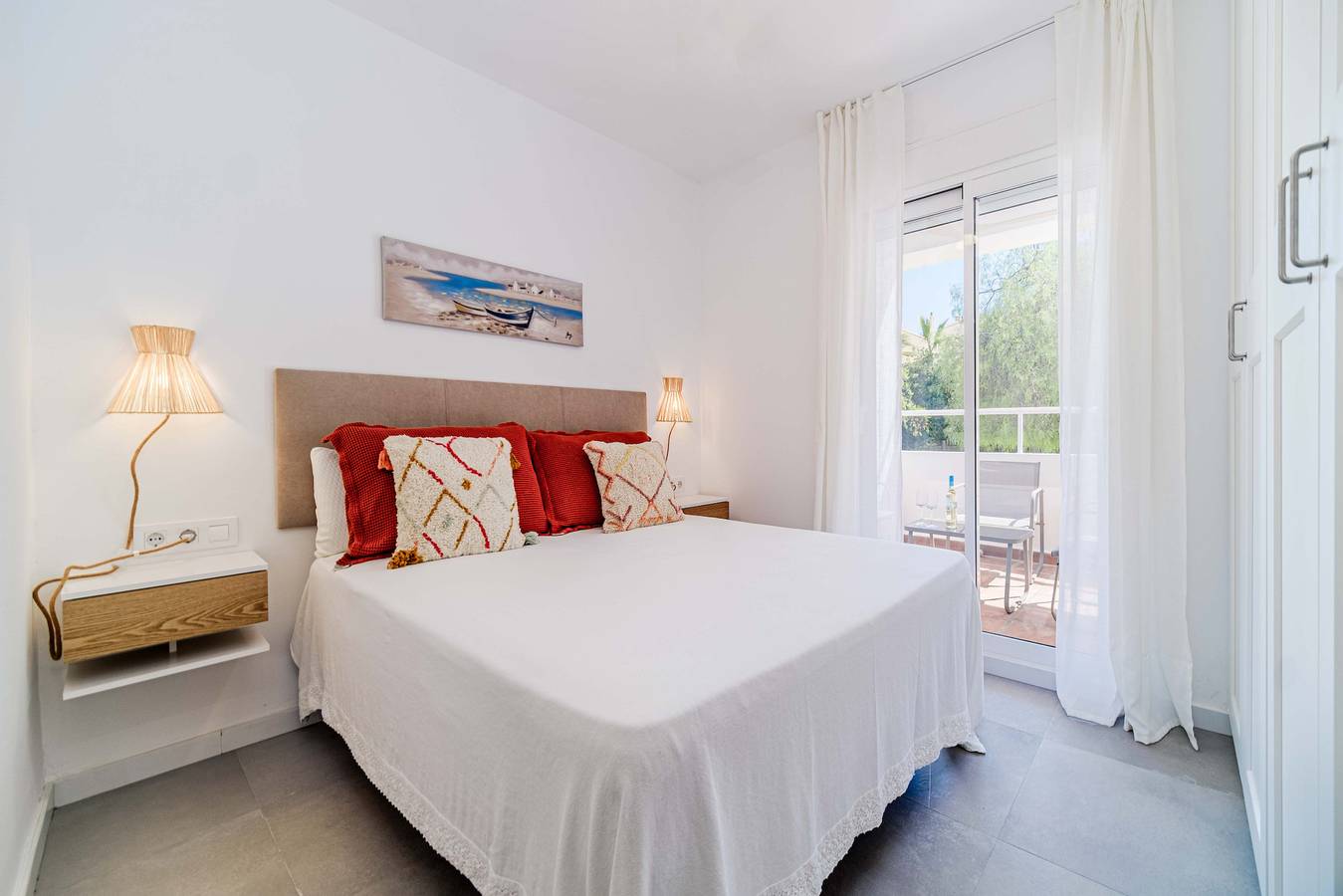 Appartamento intero, Don Pepe White Apartment, con Terraza, Wifi y Gran Piscina Comunitaria in Jávea, Costa Blanca