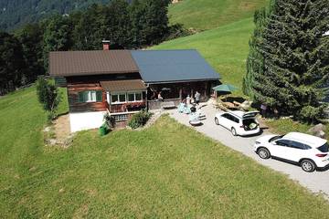 Blockhütte für 9 Personen, mit Garten und Balkon in Au