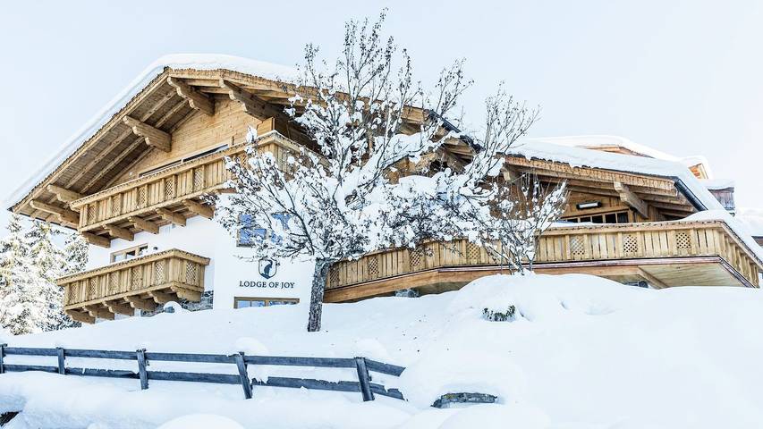 Ferienhaus für 14 Personen, mit Sauna und Garten sowie Balkon und Pool in Wagrain