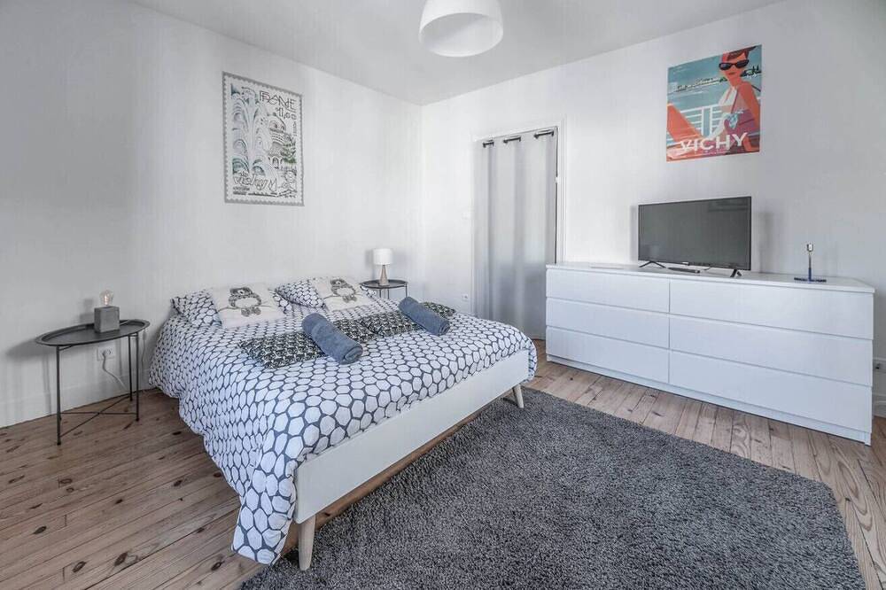 Ganze Wohnung, Bright and quiet apartment, free parking in Vichy, Vichy und Umgebung
