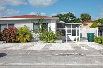 Vacation Home for 8 Guests in Miami, Florida, Picture 2