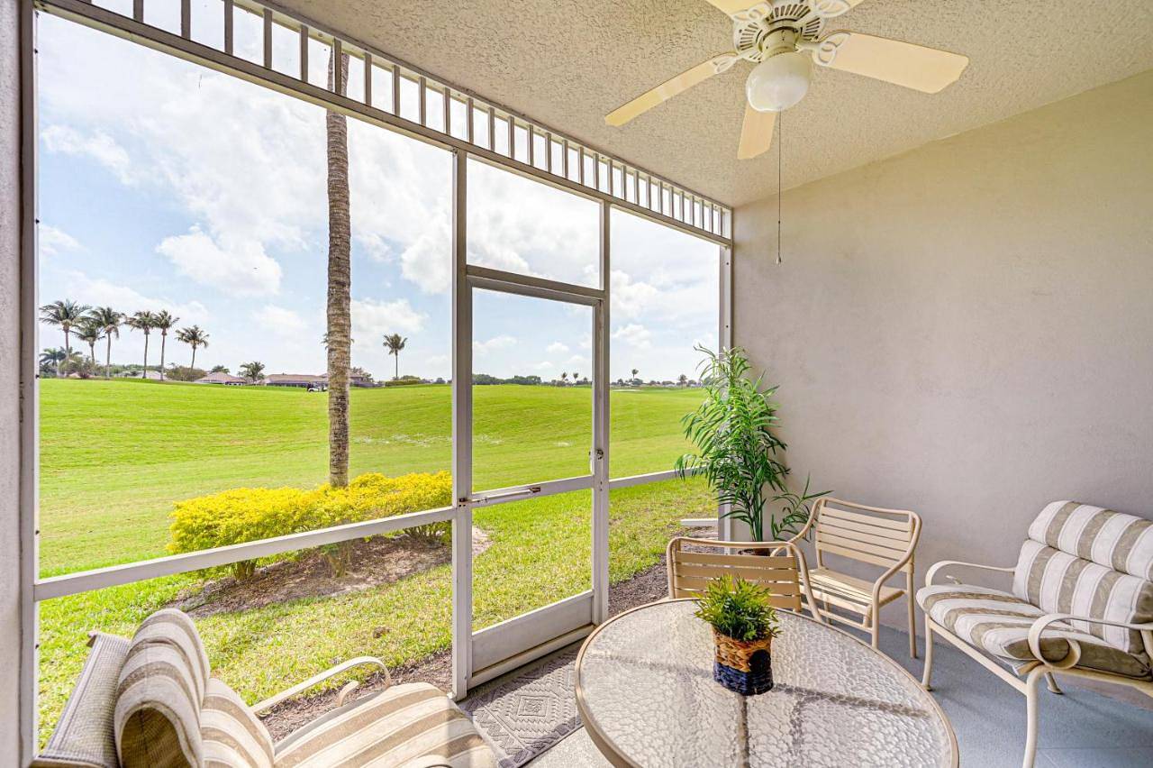 Entire apartment, Naples Resort Condo on 2 Championship Golf Courses in Lely Resort, Southwest Florida