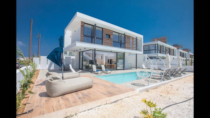 Villa for 10 people, with garden and terrace in Protaras