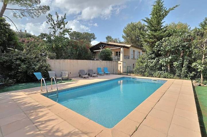 Villa pour 12 personnes, avec jardin à Vallauris