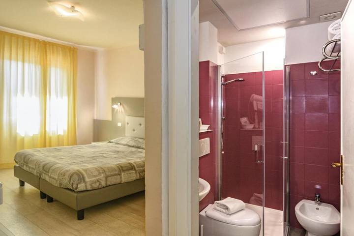 Hôtel pour 3 personnes, animaux acceptés à Viareggio - 3