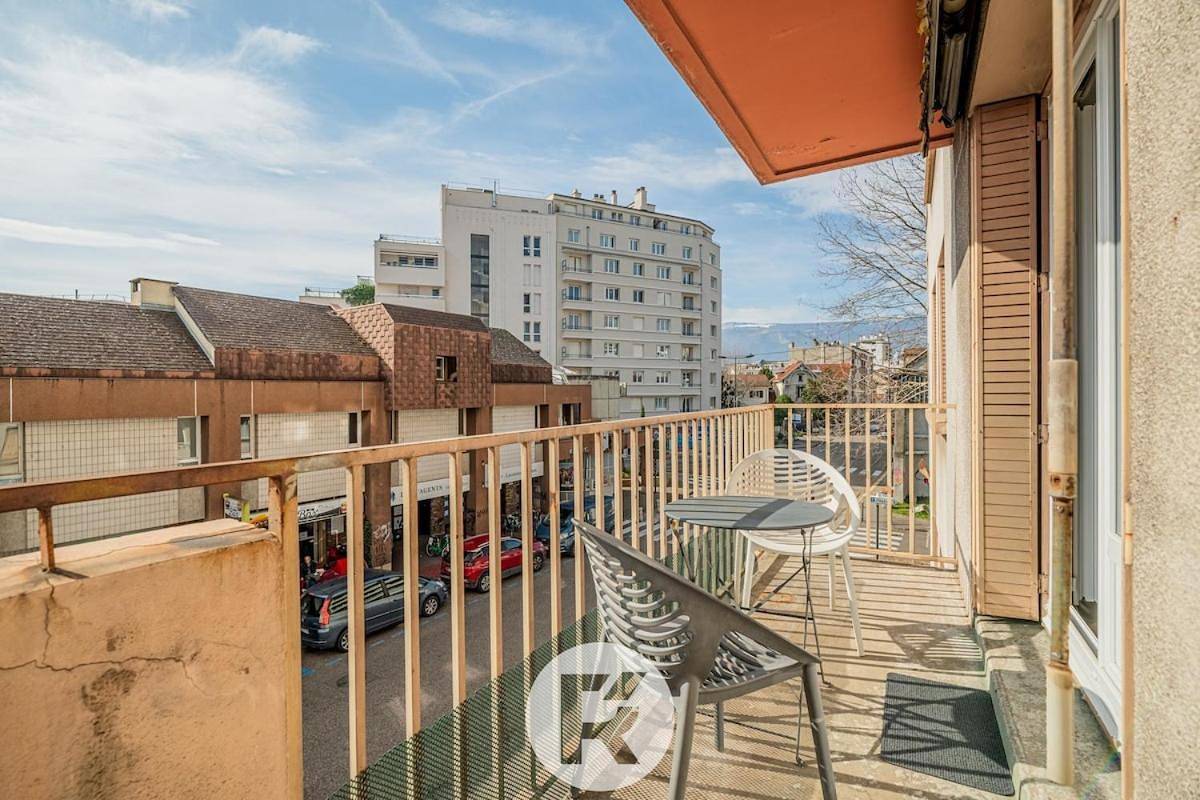 Appartement entier, Three-Bedroom Apartment in L'Isère, Isère